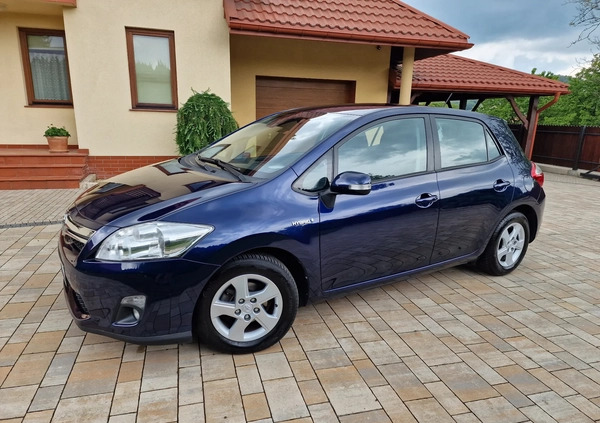 Toyota Auris cena 41900 przebieg: 139000, rok produkcji 2011 z Poddębice małe 154